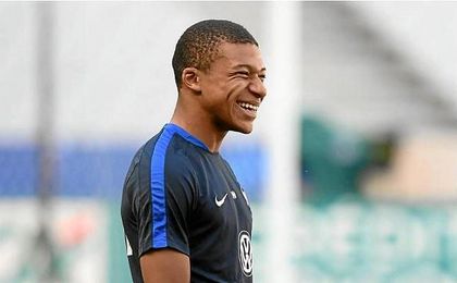 Krychowiak, entre los sacrificados para fichar a Mbappé Krychowiak, entre los sacrificados para fichar a Mbappé