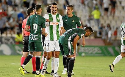 Feddal dejó solo a Markovic en el tanto del Córdoba. Feddal dejó solo a Markovic en el tanto del Córdoba.