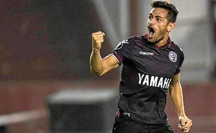 Lautaro Acosta mete en un problema a su club Lautaro Acosta mete en un problema a su club
