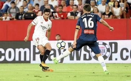 Ganso fue de menos a más en la creación, como el Sevilla. Ganso fue de menos a más en la creación, como el Sevilla.