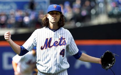 4-2. DeGrom lanza sólido y se acredita el triunfo de los Mets 4-2. DeGrom lanza sólido y se acredita el triunfo de los Mets