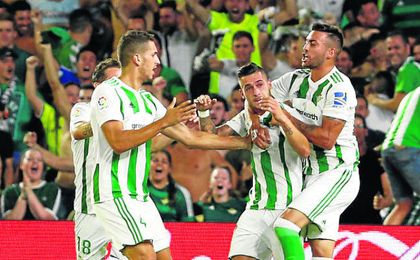 Guardado, Feddal, Sergio León y Camarasa celebran el 1-1. Guardado, Feddal, Sergio León y Camarasa celebran el 1-1.