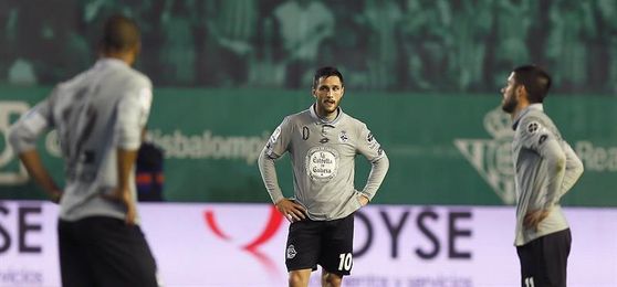 El Deportivo, con Gil y Bicho al margen, trabaja en la defensa y la finalización El Deportivo, con Gil y Bicho al margen, trabaja en la defensa y la finalización