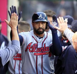 8-2. Swanson define con sencillo el triunfo de los Bravos 8-2. Swanson define con sencillo el triunfo de los Bravos