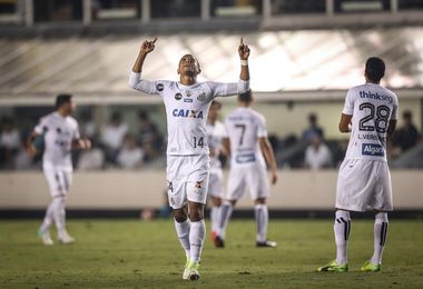 El Santos quiere confirmar su favoritismo en su fortín de Vila Belmiro El Santos quiere confirmar su favoritismo en su fortín de Vila Belmiro