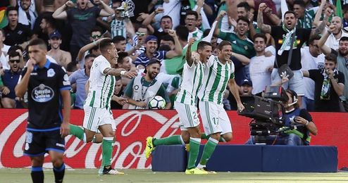 Joaquín sobre Guardado y Javi García: "Vaya jugadores que tengo yo ahí atrás" Joaquín sobre Guardado y Javi García: "Vaya jugadores que tengo yo ahí atrás"