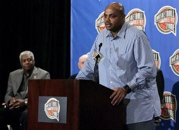 Barkley califica de "flojos" a los jugadores y de "sumisa" a la NBA por el calendario Barkley califica de "flojos" a los jugadores y de "sumisa" a la NBA por el calendario