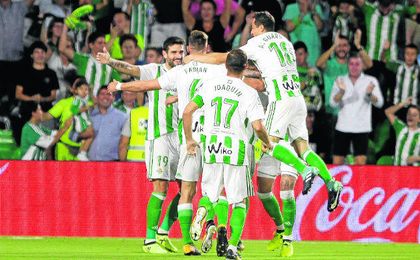 El Betis en casa, al ritmo del Barcelona y el Atlético El Betis en casa, al ritmo del Barcelona y el Atlético