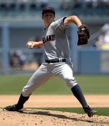10-1. Bauer lanza sólido en el triunfo de los Indios 10-1. Bauer lanza sólido en el triunfo de los Indios