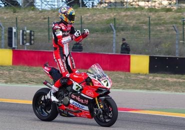 Chaz Davies gana la carrera 2 de Magny Cours Chaz Davies gana la carrera 2 de Magny Cours