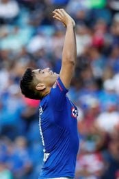 Con goles chilenos Cruz Azul golea a los Pumas Con goles chilenos Cruz Azul golea a los Pumas