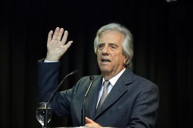Vázquez lidera la comitiva uruguaya que abordará con Macri y Cartes el Mundial 2030 Vázquez lidera la comitiva uruguaya que abordará con Macri y Cartes el Mundial 2030