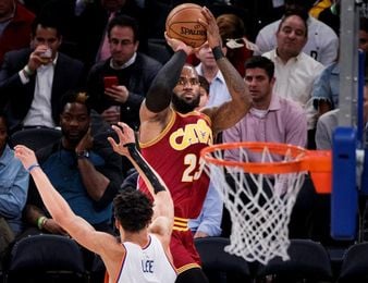 Los Warriors repetirán título y James será MVP, según la encuesta a los gerentes Los Warriors repetirán título y James será MVP, según la encuesta a los gerentes