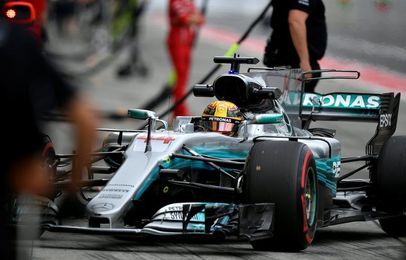 Vettel y Hamilton se reparten los honores en la primera jornada Vettel y Hamilton se reparten los honores en la primera jornada