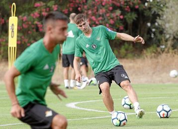 Fabián se entrena en el gimnasio, Durmisi, con el grupo Fabián se entrena en el gimnasio, Durmisi, con el grupo