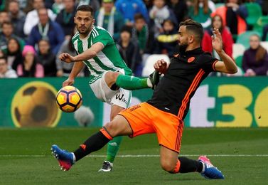 Betis y Valencia, dos ´gallitos´ renacidos en busca de cotas mayores Betis y Valencia, dos ´gallitos´ renacidos en busca de cotas mayores