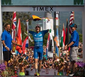 Victoria del alemán Patrick Lange tras una gran remontada en la carrera a pie Victoria del alemán Patrick Lange tras una gran remontada en la carrera a pie