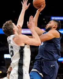 107-99. Aldridge aporta doble-doble en triunfo de los Spurs 107-99. Aldridge aporta doble-doble en triunfo de los Spurs