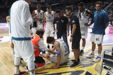 Kuzmic sufre rotura completa de ligamento cruzado, Randolph luxación de hombro Kuzmic sufre rotura completa de ligamento cruzado, Randolph luxación de hombro