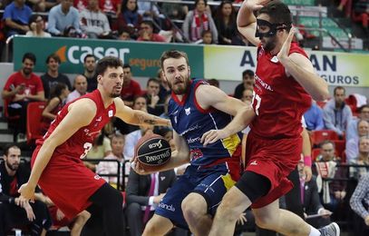 95-78. Tecnyconta logra su primera victoria apabullando al MoraBanc Andorra 95-78. Tecnyconta logra su primera victoria apabullando al MoraBanc Andorra