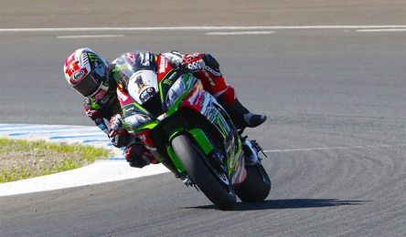 El campeón del mundo Rea gana otra vez en Jerez y consigue un doblete El campeón del mundo Rea gana otra vez en Jerez y consigue un doblete