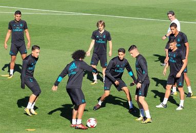 Carvajal ya hace bicicleta y Bale está "a punto de entrenar" con el grupo Carvajal ya hace bicicleta y Bale está "a punto de entrenar" con el grupo