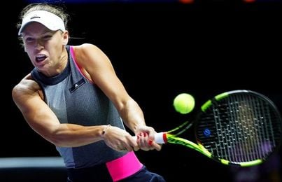 Wozniacki desarbola a Halep y ya está en semifinales Wozniacki desarbola a Halep y ya está en semifinales