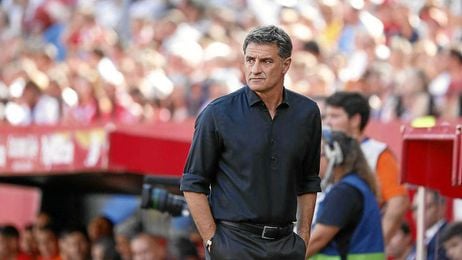 La afición del Málaga estalla: "Míchel ten vergüenza y vete ya" La afición del Málaga estalla: "Míchel ten vergüenza y vete ya"