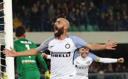 Borja Valero marca al Hellas y "su" Inter recupera la segunda plaza Borja Valero marca al Hellas y "su" Inter recupera la segunda plaza