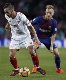 Un gol del Alcácer da ventaja al Barcelona tras el primer tiempo Un gol del Alcácer da ventaja al Barcelona tras el primer tiempo