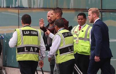 Peruanos reciben a Paolo Guerrero en Lima a grito de "el pueblo está contigo" Peruanos reciben a Paolo Guerrero en Lima a grito de "el pueblo está contigo"