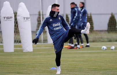 Messi y Argentina completan el primer entrenamiento antes de enfrentarse a Rusia Messi y Argentina completan el primer entrenamiento antes de enfrentarse a Rusia
