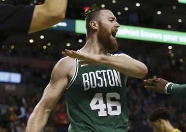 107-96. Ante los Lakers, Baynes ayuda a los Celtics a sumar su décimo triunfo consecutivo 107-96. Ante los Lakers, Baynes ayuda a los Celtics a sumar su décimo triunfo consecutivo