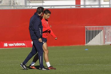 Berizzo charla con Ben Yedder antes del entrenamiento Berizzo charla con Ben Yedder antes del entrenamiento