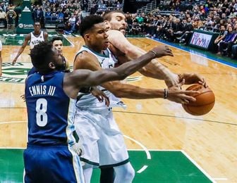 110-103. Antetokounmpo lidera triunfo de Bucks; Marc Gasol, doble-doble 110-103. Antetokounmpo lidera triunfo de Bucks; Marc Gasol, doble-doble