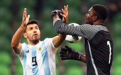 Agüero sufrió una lipotimia y fue traslado a un hospital por precaución Agüero sufrió una lipotimia y fue traslado a un hospital por precaución