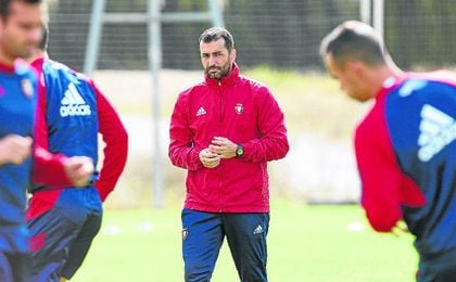 Diego Martínez tiene a Osasuna en puestos de ascenso directo. Diego Martínez tiene a Osasuna en puestos de ascenso directo.