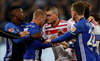 El Schalke asalta el segundo puesto El Schalke asalta el segundo puesto