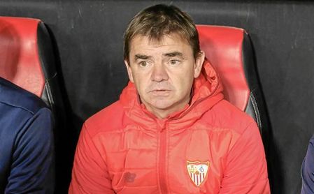 Marcucci, en el banquillo sevillista. Marcucci, en el banquillo sevillista.