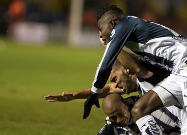 1-1. El argentino Sánchez rescata un empate para Monterrey en la casa de Tigres 1-1. El argentino Sánchez rescata un empate para Monterrey en la casa de Tigres