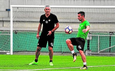 Rubén trabaja por su cuenta en Hytasa y conoce el estilo de Setién, pues llegó a trabajar con él. Rubén trabaja por su cuenta en Hytasa y conoce el estilo de Setién, pues llegó a trabajar con él.