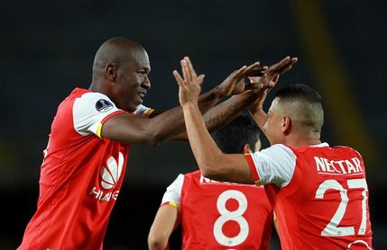 Santa Fe pasa a la final de la liga de fútbol en Colombia, tras empatar con el Tolima Santa Fe pasa a la final de la liga de fútbol en Colombia, tras empatar con el Tolima