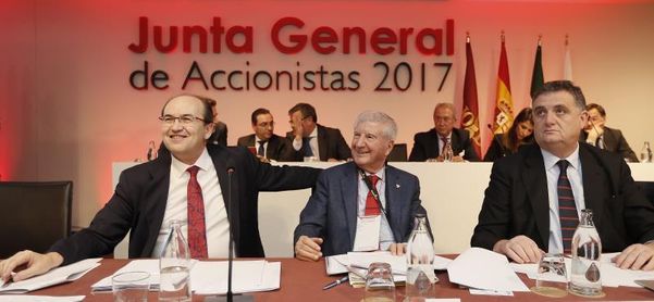 La Junta general del Sevilla aprueba cuentas con un beneficio neto de 23,4 millones La Junta general del Sevilla aprueba cuentas con un beneficio neto de 23,4 millones