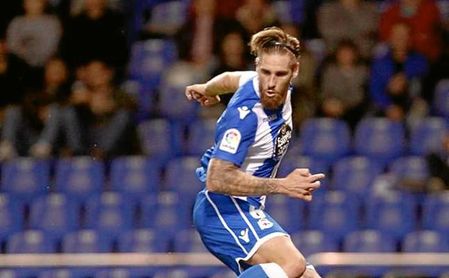 El Deportivo prepara a su defensa para el Camp Nou y Albentosa se lesiona El Deportivo prepara a su defensa para el Camp Nou y Albentosa se lesiona