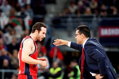 El Baskonia visita al irregular Efes de Velimir Perasovic El Baskonia visita al irregular Efes de Velimir Perasovic
