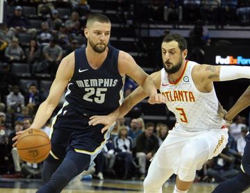 96-94. Evans y los Grizzlies detienen la racha perdedora venciendo a los Hawks 96-94. Evans y los Grizzlies detienen la racha perdedora venciendo a los Hawks