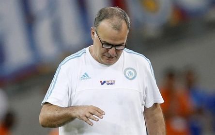Bielsa tenía dos contratos firmados con el Lille, según "L´Équipe" Bielsa tenía dos contratos firmados con el Lille, según "L´Équipe"