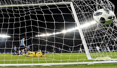 Rajoy felicita al Real Madrid por su conquista del Mundial de Clubes Rajoy felicita al Real Madrid por su conquista del Mundial de Clubes