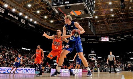 86-64. Rafa Martínez ahuyenta fantasmas de un mejorado Valencia ante Gipuzcoa 86-64. Rafa Martínez ahuyenta fantasmas de un mejorado Valencia ante Gipuzcoa