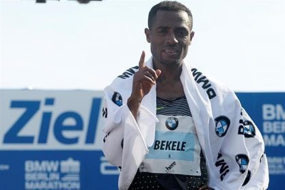 Los etíopes Kenenisa Bekele y Degitu Azimeraw ganan carrera de 25 km en Calcuta Los etíopes Kenenisa Bekele y Degitu Azimeraw ganan carrera de 25 km en Calcuta
